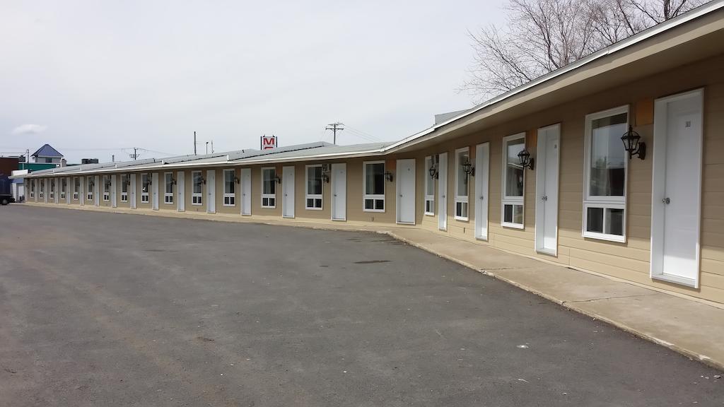 Motel Iberville Сен-Жан-сюр-Ришельо Екстериор снимка