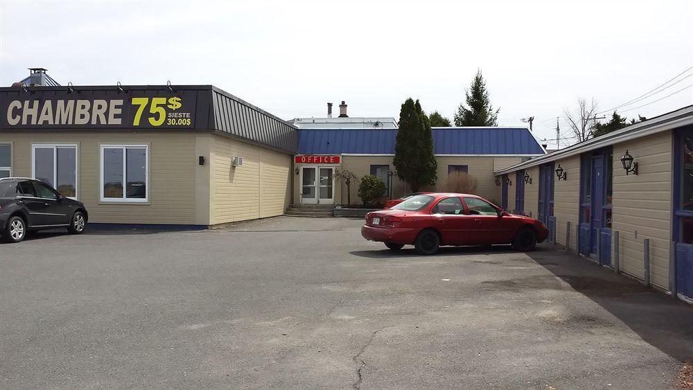 Motel Iberville Сен-Жан-сюр-Ришельо Екстериор снимка