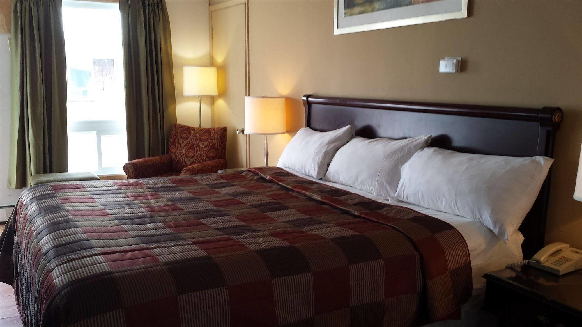 Motel Iberville Сен-Жан-сюр-Ришельо Екстериор снимка