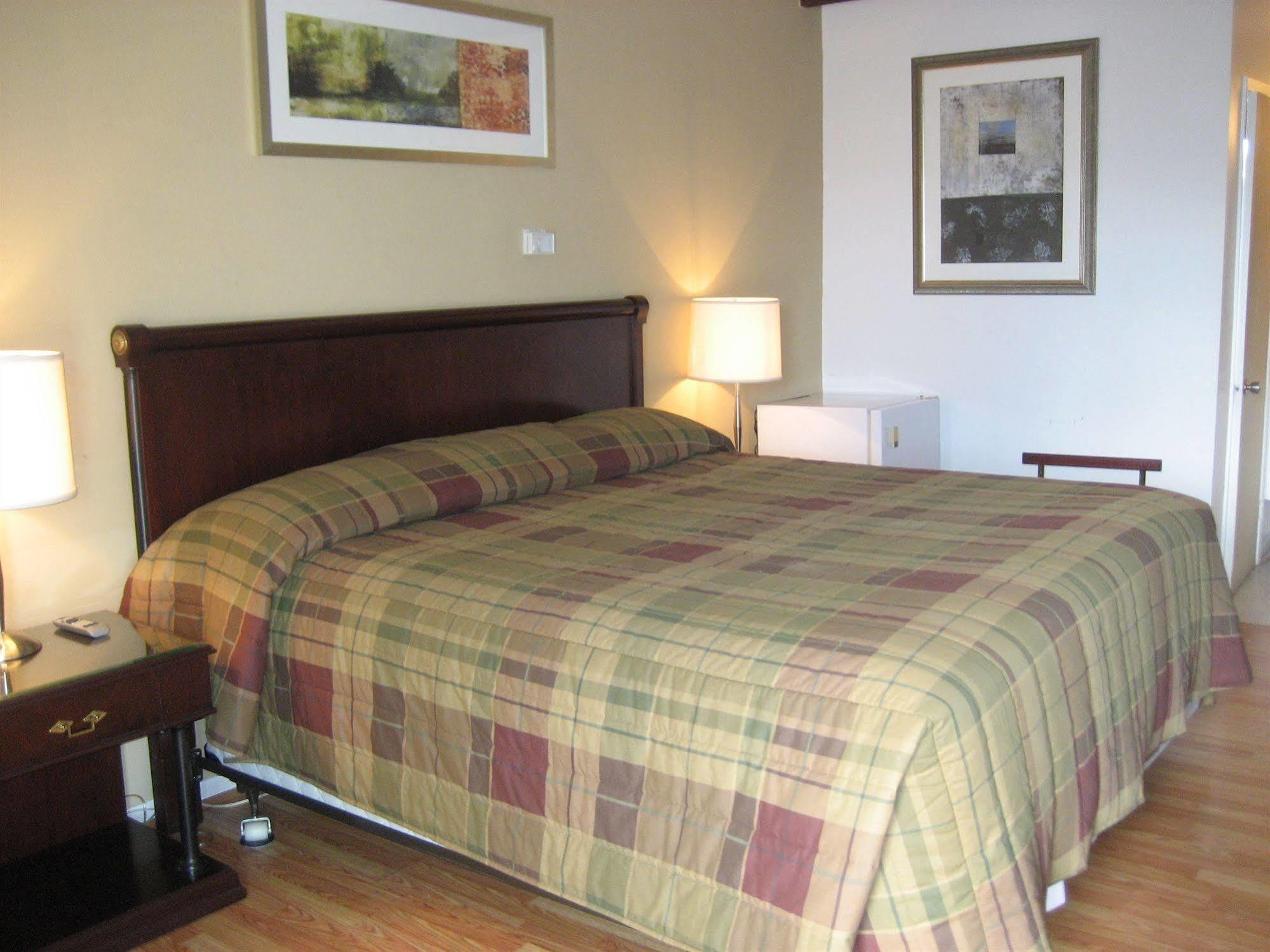 Motel Iberville Сен-Жан-сюр-Ришельо Екстериор снимка